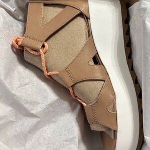 sorel ladies flatform sandles